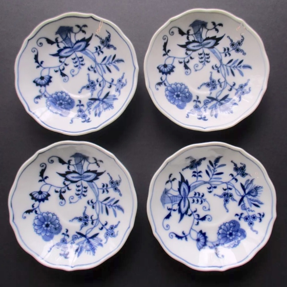 4- Blue Danube Japan Blue Onion (4)  ORIGINAL Fine China saucers - Picture 2 of 5
